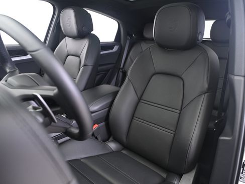 Used 2026 Porsche Cayenne S AWD/4WD image 5
