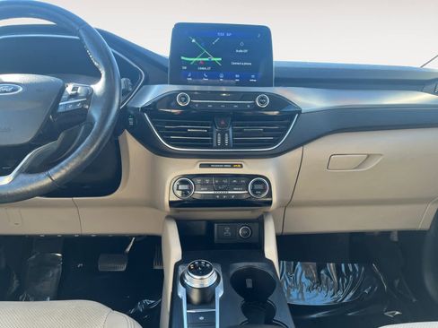 Used 2021 Ford Escape Titanium image 11