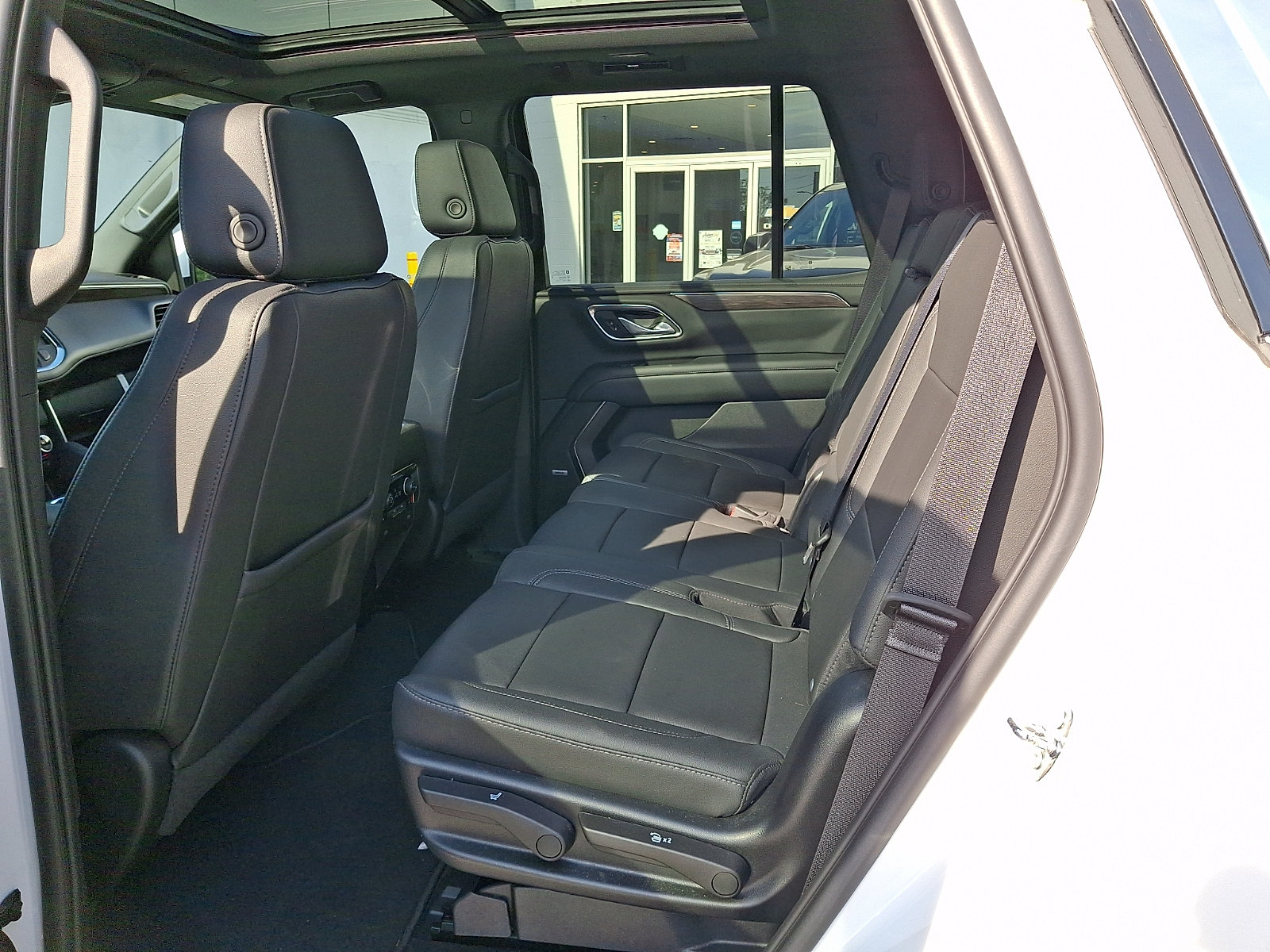 Used 2023 Chevrolet Tahoe LT w/ LT Signature Plus Package AWD/4WD image 11
