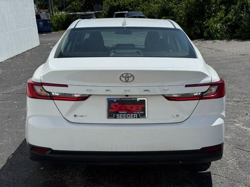 Used 2025 Toyota Camry LE image 8