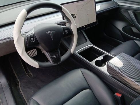 Used 2021 Tesla Model 3 Performance image 9