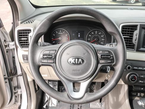 Used 2019 Kia Sportage LX w/ LX Popular Package image 19