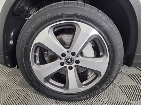 Used 2022 Mercedes-Benz GLC 300 4MATIC w/ Premium Package Lite image 8