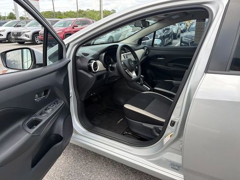Used 2020 Nissan Versa SV FWD image 12