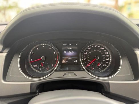 Used 2018 Volkswagen Atlas SE image 25