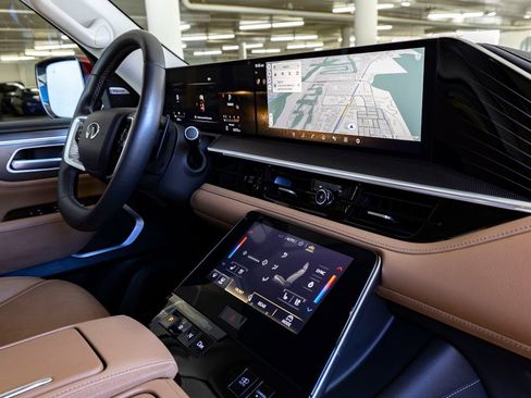 Used 2025 INFINITI QX80 Luxe image 31