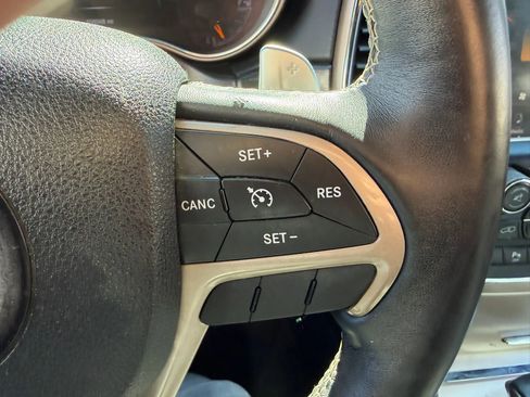 Used 2016 Jeep Grand Cherokee Limited image 14