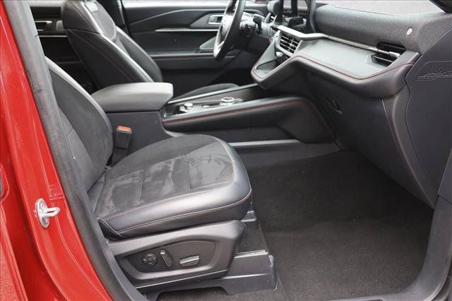 Used 2025 Ford Explorer ST AWD/4WD image 29