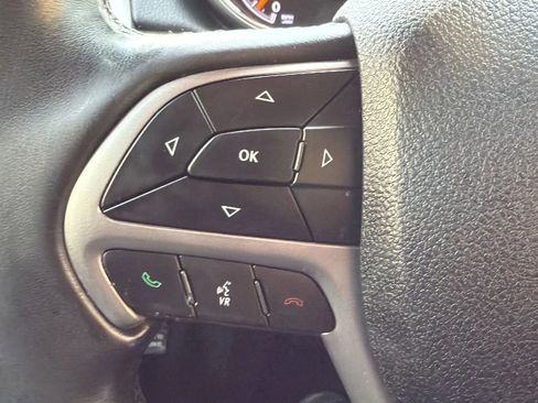 Used 2018 Jeep Grand Cherokee Limited AWD/4WD image 12