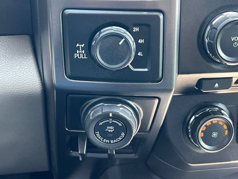 Used 2018 Ford F150 XLT w/ Equipment Group 302A Luxury AWD/4WD image 32