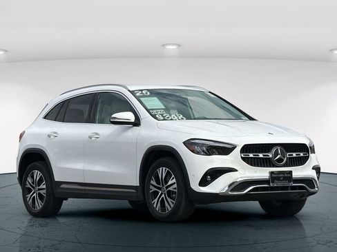 Used 2025 Mercedes-Benz GLA 250 4MATIC image 9