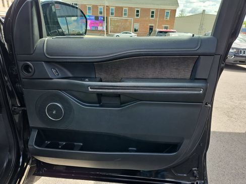 Used 2018 Ford Expedition Limited w/ Equipment Group 301A AWD/4WD image 26