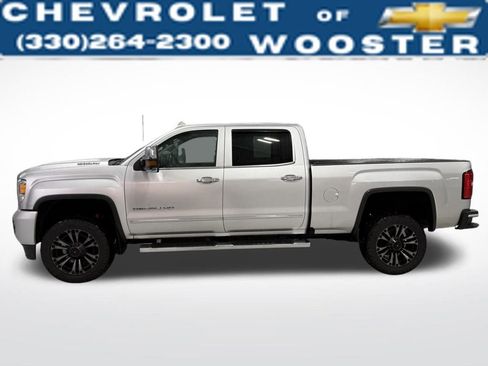 Used 2018 GMC Sierra 2500 Denali w/ Duramax Plus Package image 2