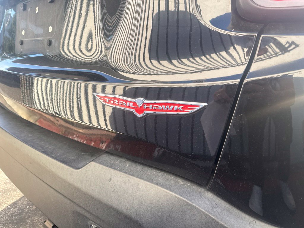 Used 2016 Jeep Renegade Trailhawk AWD/4WD image 10