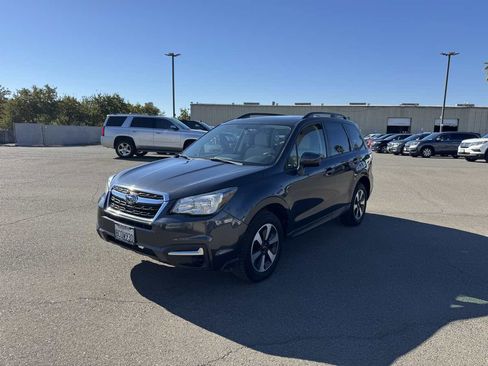 Used 2018 Subaru Forester 2.5i Premium w/ Popular Package #2A image 5