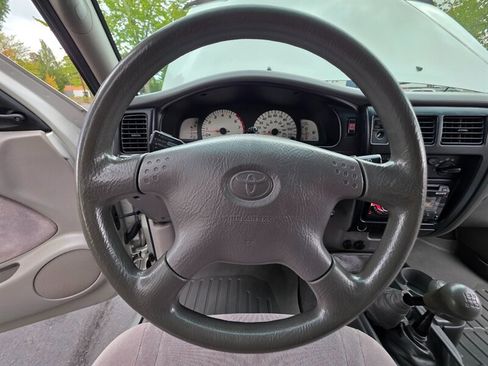 Used 2002 Toyota Tacoma 4x4 Xtracab w/ SR5 Pkg w/ Chrome Pkg image 37
