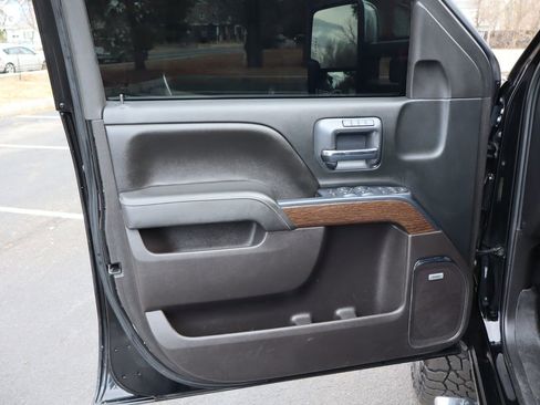 Used 2017 GMC Sierra 2500 Denali w/ Duramax Plus Package image 23