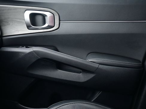 Used 2024 Kia Sorento X-Line EX image 31