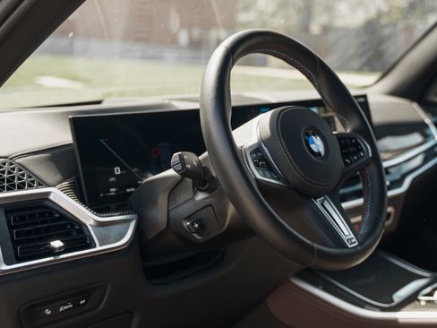 Used 2026 BMW X5 M60i image 9