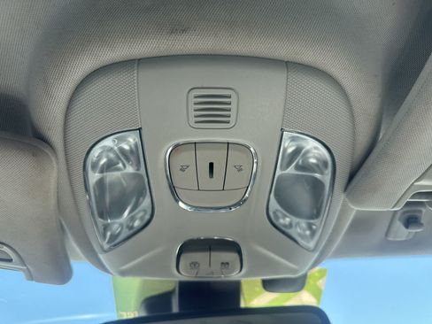 Used 2020 Jeep Compass Latitude FWD image 27