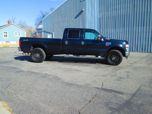 Used 2009 Ford F350 Lariat image 2