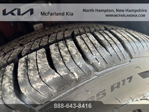 Used 2024 Kia Carnival LX image 30