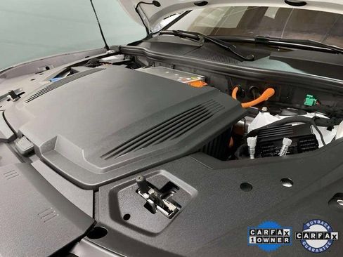 Used 2024 Audi Q8 e-tron Premium image 81