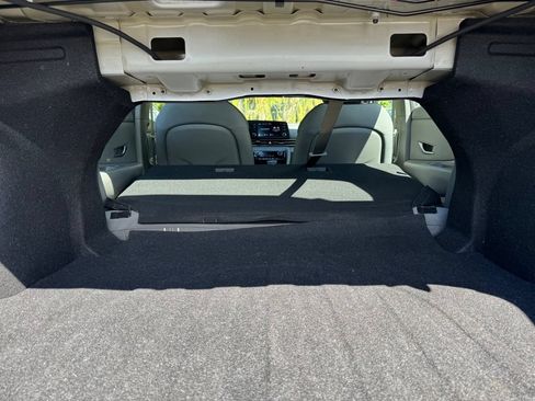 Used 2023 Hyundai Elantra Blue FWD image 32