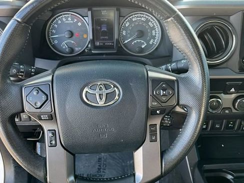 Used 2019 Toyota Tacoma TRD Off-Road image 7