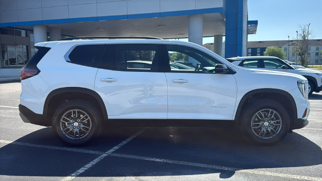 Used 2025 GMC Acadia Elevation FWD image 8