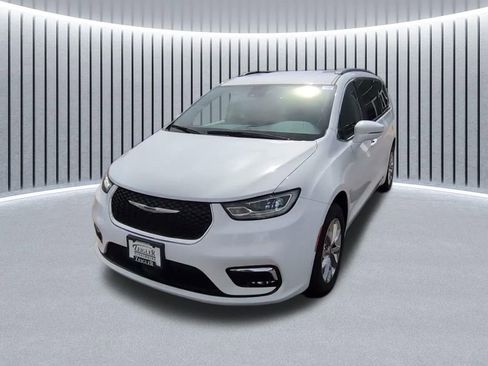 Used 2022 Chrysler Pacifica Touring-L AWD/4WD image 27