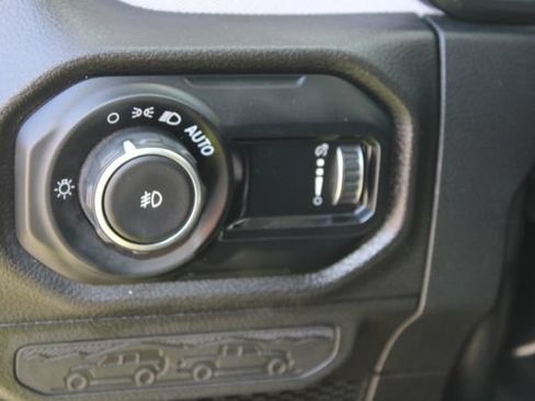 Used 2024 Jeep Wrangler Unlimited Sport AWD/4WD image 12