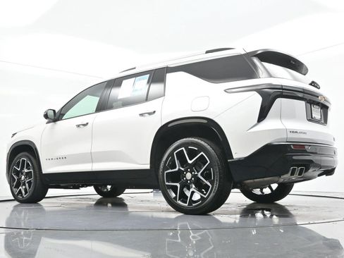 Used 2025 Chevrolet Traverse High Country FWD image 53