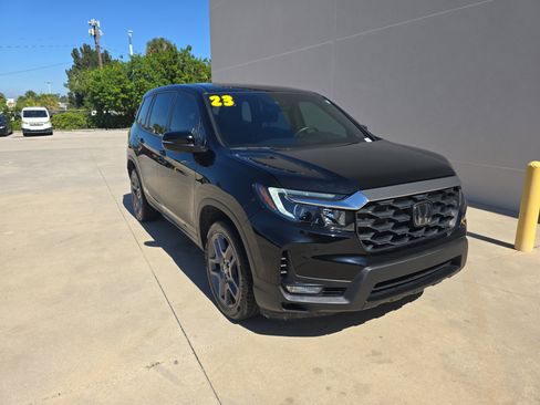 Certified 2023 Honda Passport EX-L image 2