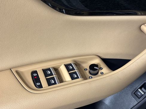 Used 2021 Audi Q8 Premium Plus image 11