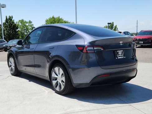 Used 2023 Tesla Model Y Long Range AWD/4WD image 3