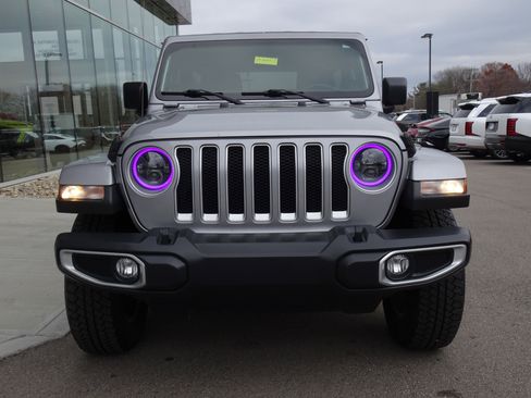 Used 2019 Jeep Wrangler Unlimited Sahara image 7