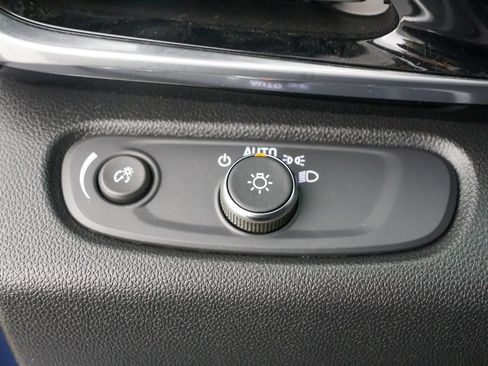 Used 2024 Buick Envista Sport Touring w/ Convenience I Package FWD image 21