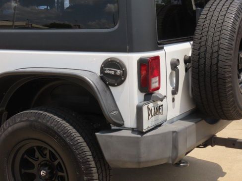 Used 2014 Jeep Wrangler Sport w/ Connectivity Group AWD/4WD image 12