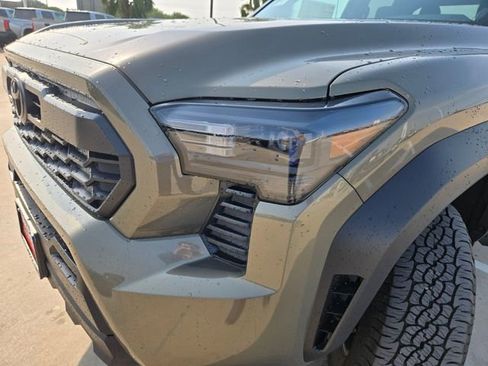 New 2026 Toyota Tacoma TRD Off-Road AWD/4WD image 13
