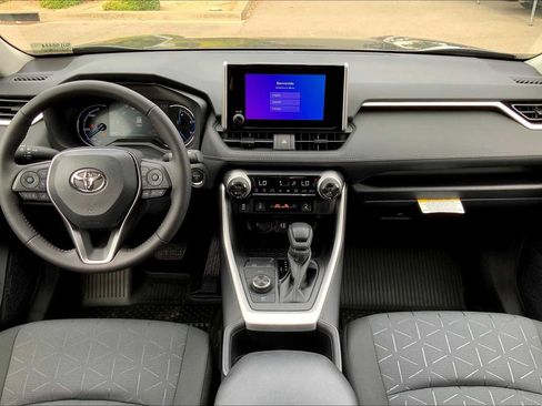 New 2025 Toyota RAV4 XLE image 5