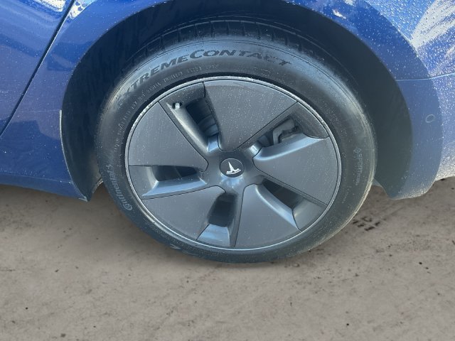 Used 2022 Tesla Model 3 Long Range AWD/4WD image 9