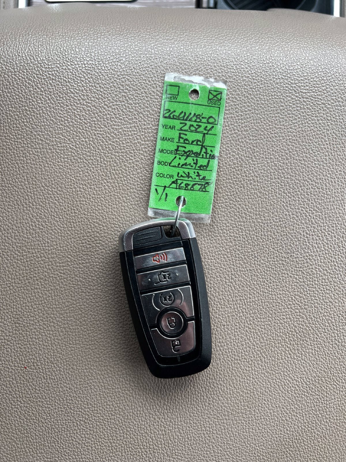 Used 2024 Ford Expedition Limited AWD/4WD image 9