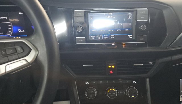 Used 2022 Volkswagen Jetta SE FWD image 17