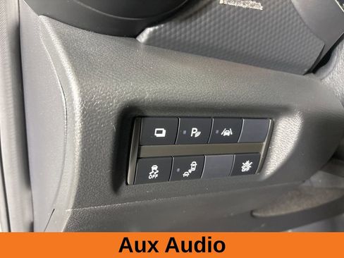 Used 2024 Nissan Kicks S image 9