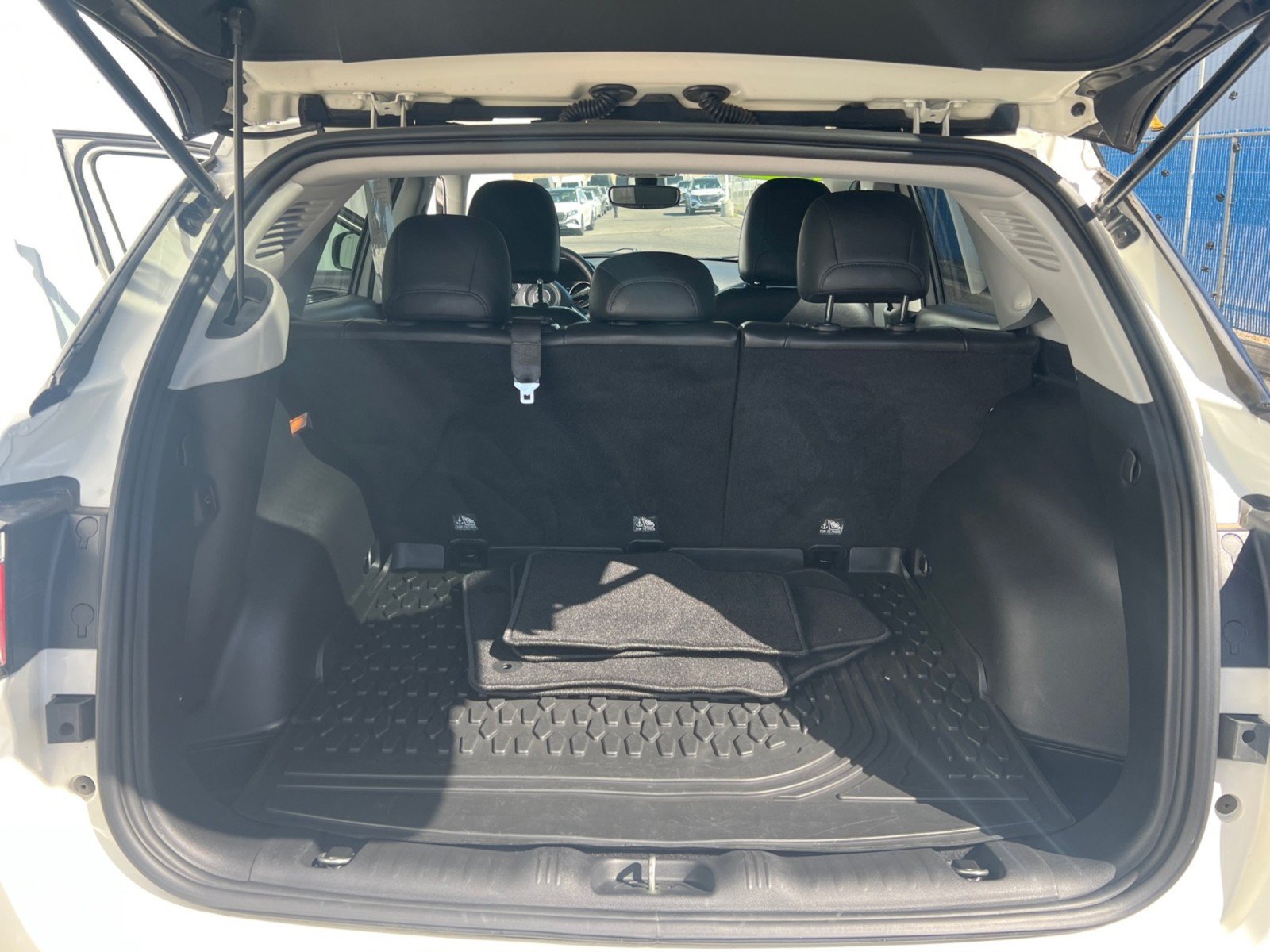 Used 2020 Jeep Compass Latitude AWD/4WD image 11