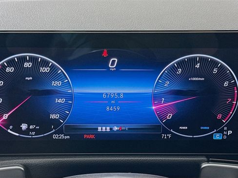 Used 2025 Mercedes-Benz GLB 250 image 13