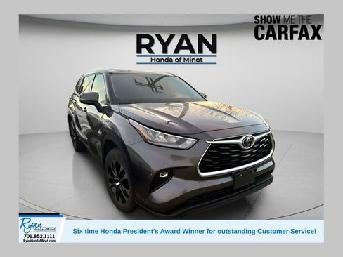 Used 2020 Toyota Highlander XLE image 1