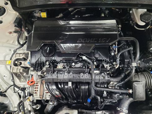 Used 2024 Hyundai Elantra SEL FWD image 30