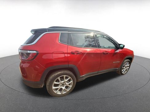 Used 2025 Jeep Compass Limited image 14